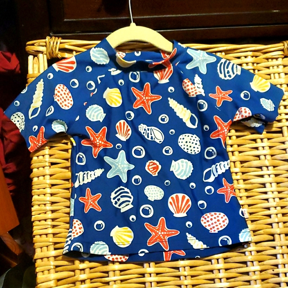 Kids rash guard
